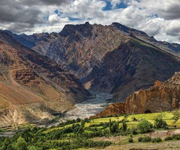 Himachal Pradesh: A Himalayan Paradise Beckoning Adventure and Serenity